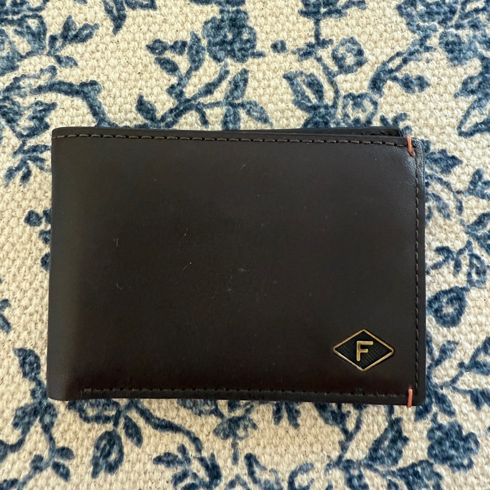 Bronson Front Pocket Bifold Leather Wallet (never used)